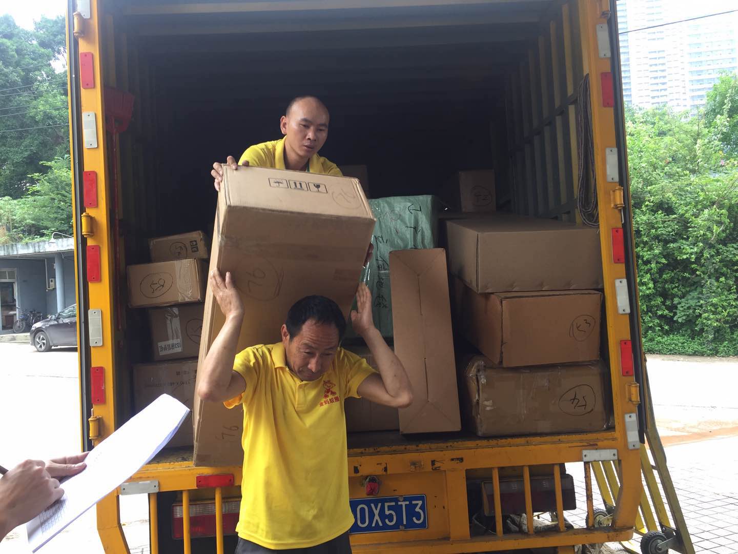 搬家公司一般怎么收費(fèi)啊(搬家公司客服電話)